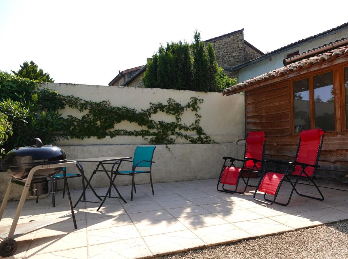 Gite Rural La Maison Mauve Ventouse Zewnętrze zdjęcie